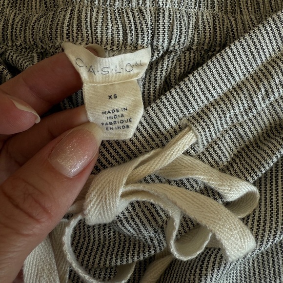 Caslon Linen Shorts Striped Lightweight Summer Shorts Crochet Trim Beachy XS - Picture 3 of 9